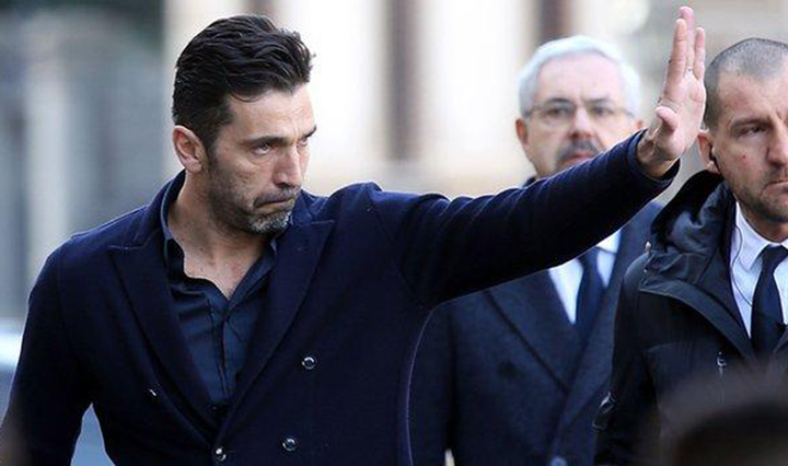 Hàng ngàn người đưa tiễn Astori về nơi an nghỉ cuối cùng